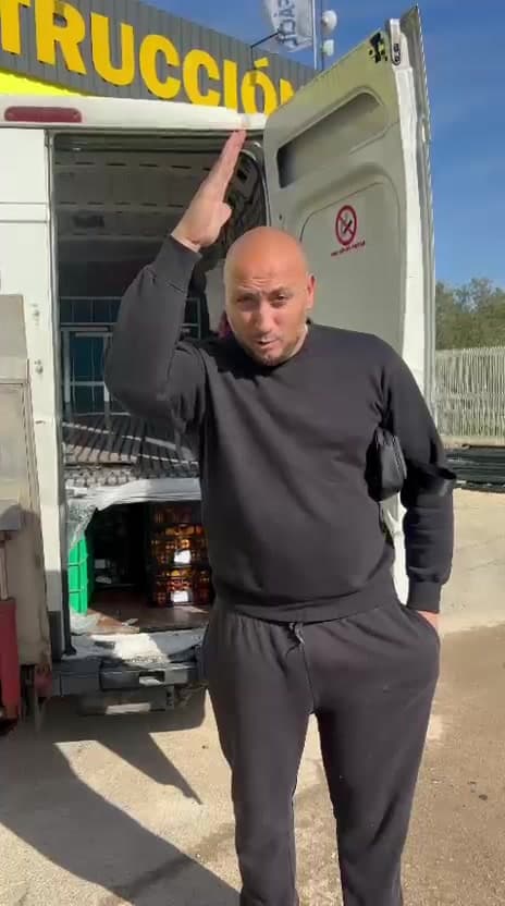Entrega de un pedido a una familia de Córdoba